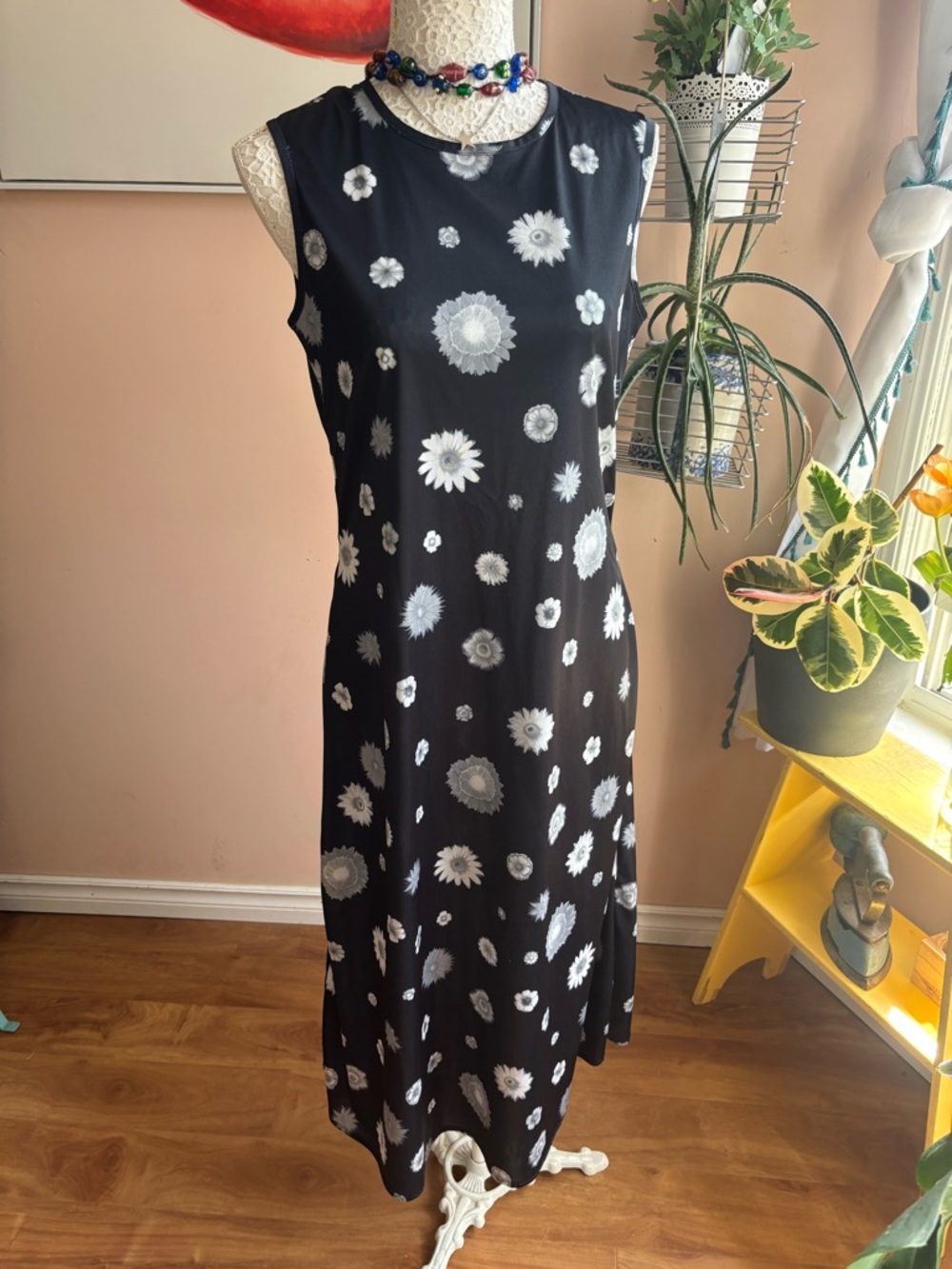 Vintage 90s Grunge Black & Silver Daisy Floral Print Sleeveless Maxi Dress, Sz M